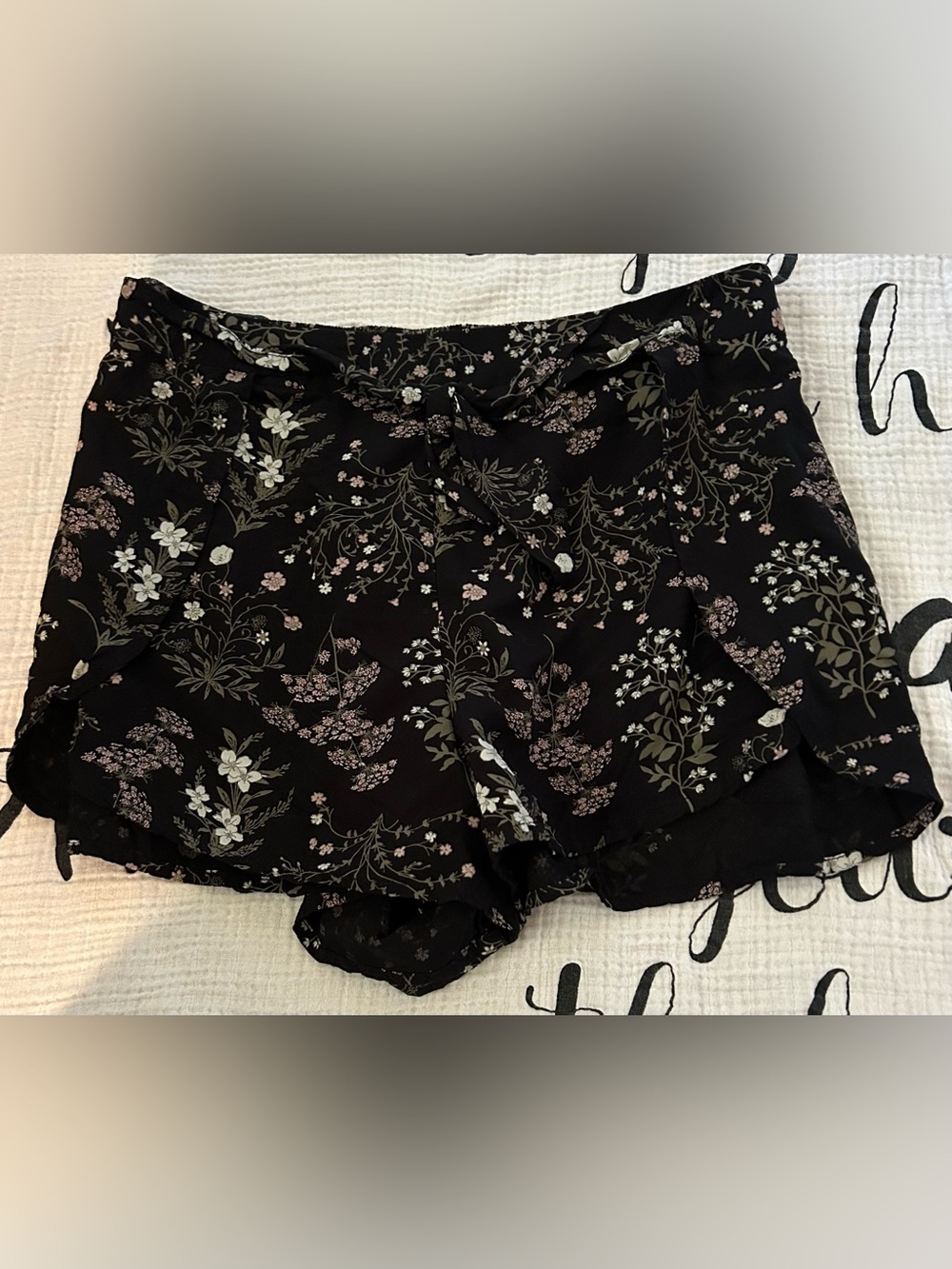 Abound Black Floral Tie-Waist Skort Shorts Size S